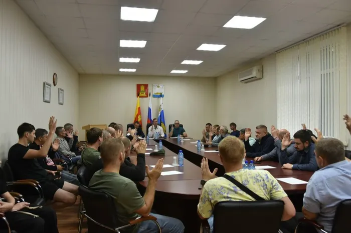Фото -  Собрание граждан по вопросу инициативы создания общественного движения «Отцы Вышневолоцкого муниципального округа»