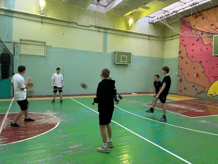 С&nbsp;16 февраля по 2 марта 2026 года на базе МОБУ «Лицей №15» проходил муниципальный этап Всероссийских соревнований по волейболу «Серебряный мяч»