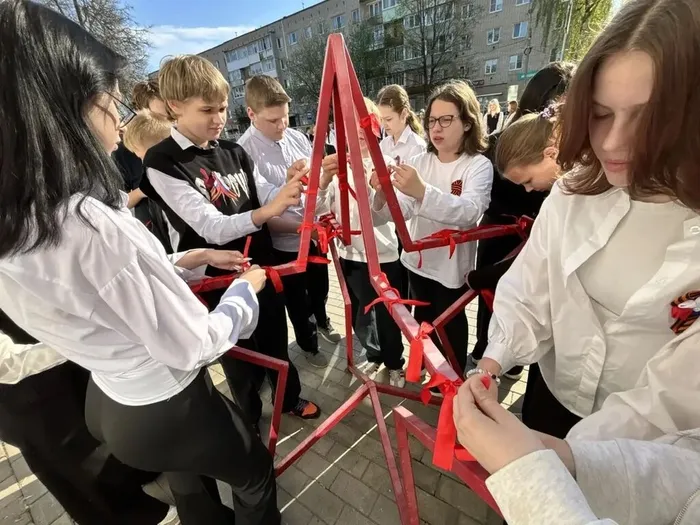 Утренняя линейка, посвящённая Дню Победы