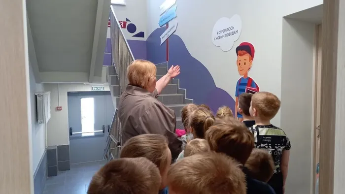 Ребята подготовительной группы&nbsp;Детского сада №27 побывали на экскурсии в МБОУ "СОШ №7"