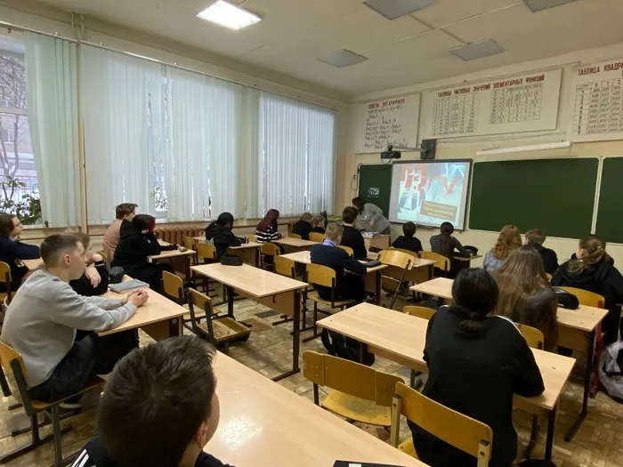 В МБОУ "СОШ №7" прошла интеллектуальная игра ко Дню защитника Отечества