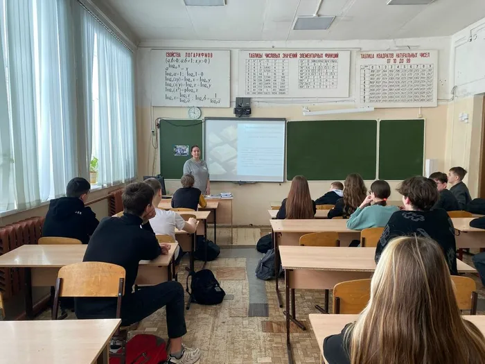 В МБОУ "СОШ №7" прошли классные часы посвящённые 21 февраля - Международному дню родного языка