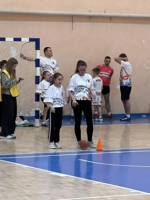 Об участии учителя физкультуры МБОУ "СОШ №7" в региональном этапе фестиваля спортивных семей в Твери