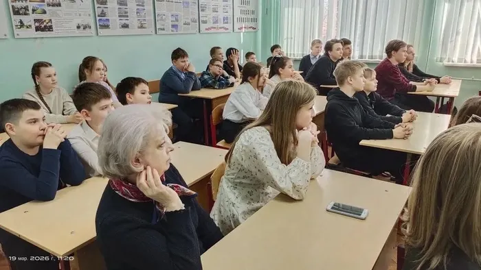 19.03.2026 в МБОУ "СОШ №7" прошла встреч вышневолоцких поэтов с учащимися школы