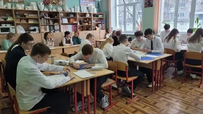В рамках МУМО в 10А классе МБОУ "СОШ №7" прошло занятие по Семьеведению