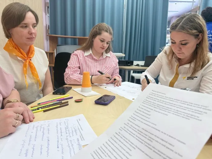 19 марта в модельной библиотеке ЦДСЧ прошла значимая проектная сессия: «Сохраняя традиции, формируем будущее: инструменты наставничества в воспитании будущих педагогов»