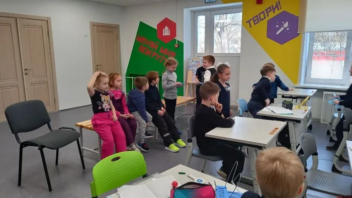 Ребята подготовительной группы&nbsp;Детского сада №27 побывали на экскурсии в МБОУ "СОШ №7"