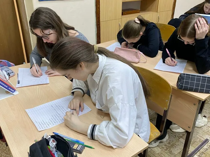 Обучающиеся МБОУ "СОШ №7" приняли участие во Всероссийской акции «Письмо солдату»