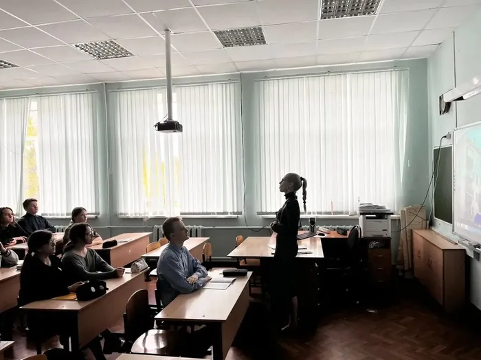 Фото - МБОУ "СОШ №7" принимает участие в акции по безопасности дорожного движения