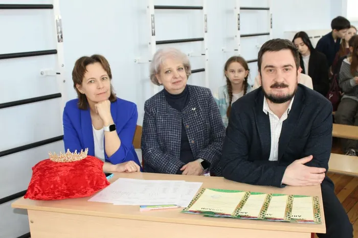 05.03.2026 в МБОУ "СОШ №7" прошло мероприятие «Самая обаятельная и привлекательная» приуроченное к 8 Марта - Международному женскому дню