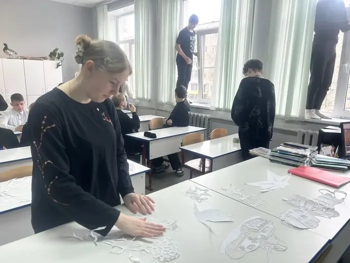 Учащиеся МБОУ "СОШ №7" продолжают принимать активное участие во Всероссийской акции «Окна Победы»