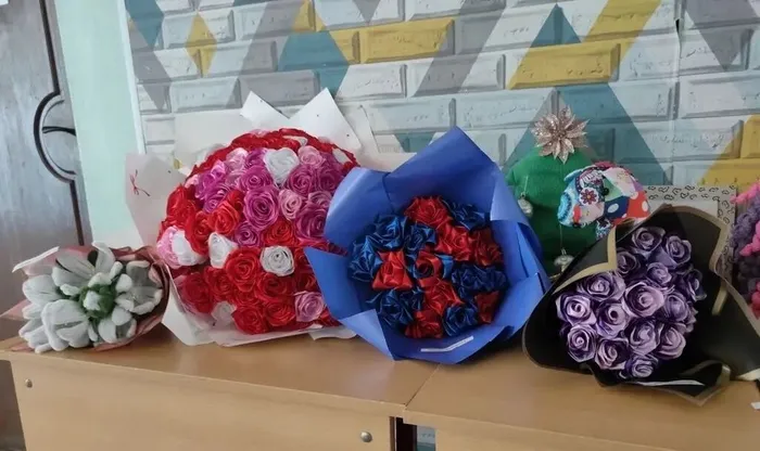 В МБОУ "СОШ №7" прошла выставка творческих проектных работ по технологии учениц 9-х классов