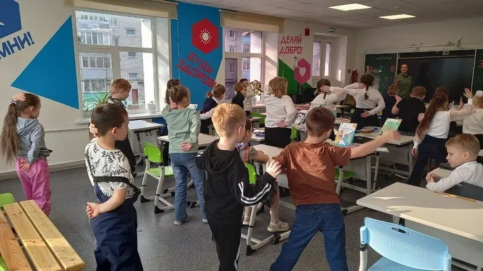 Ребята подготовительной группы&nbsp;Детского сада №27 побывали на экскурсии в МБОУ "СОШ №7"