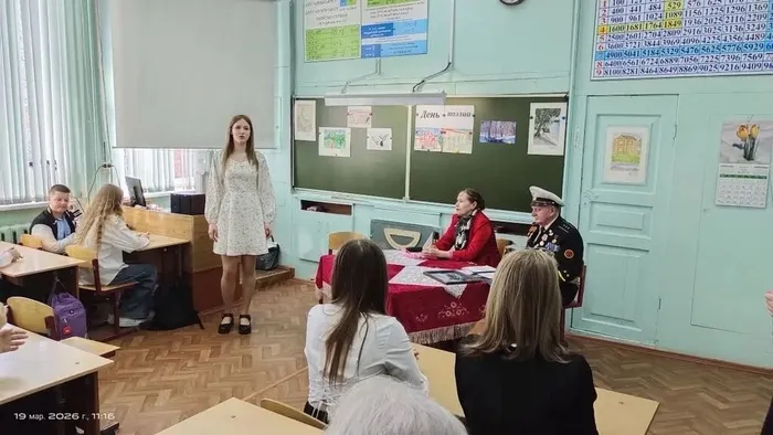 19.03.2026 в МБОУ "СОШ №7" прошла встреч вышневолоцких поэтов с учащимися школы