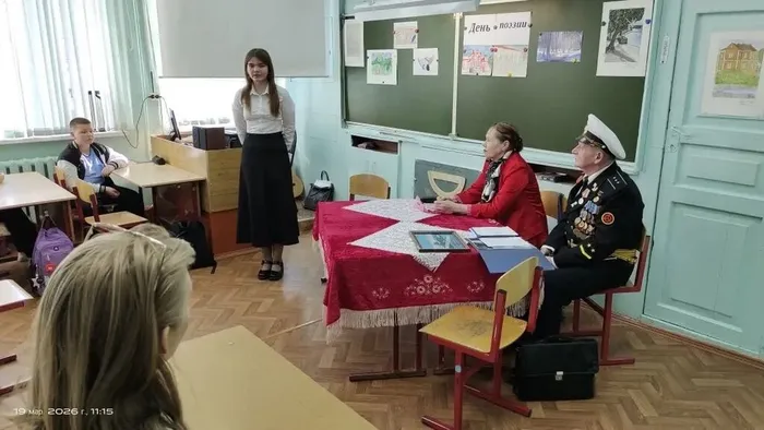19.03.2026 в МБОУ "СОШ №7" прошла встреч вышневолоцких поэтов с учащимися школы