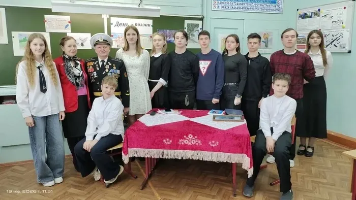 19.03.2026 в МБОУ "СОШ №7" прошла встреч вышневолоцких поэтов с учащимися школы