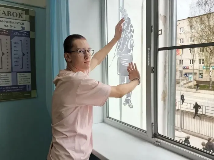 Учащиеся МБОУ "СОШ №7" продолжают принимать активное участие во Всероссийской акции «Окна Победы»