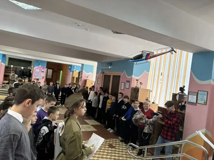 Мальчики 6 класса МБОУ "СОШ №7" приняли участие в муниципальном информационно‑игровом мероприятии «Армейский код»