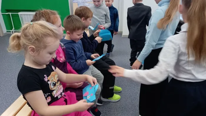 Ребята подготовительной группы&nbsp;Детского сада №27 побывали на экскурсии в МБОУ "СОШ №7"