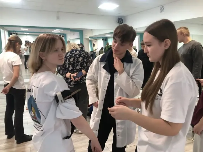 21-23.11.2025 ученицы нашей школы приняли участие в соревновании санитарных постов