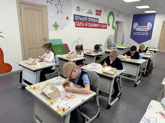 В МБОУ "СОШ №7" у "Орлят" нашей школы прошли тематические уроки: погружаемся в традиции Светлой Пасхи