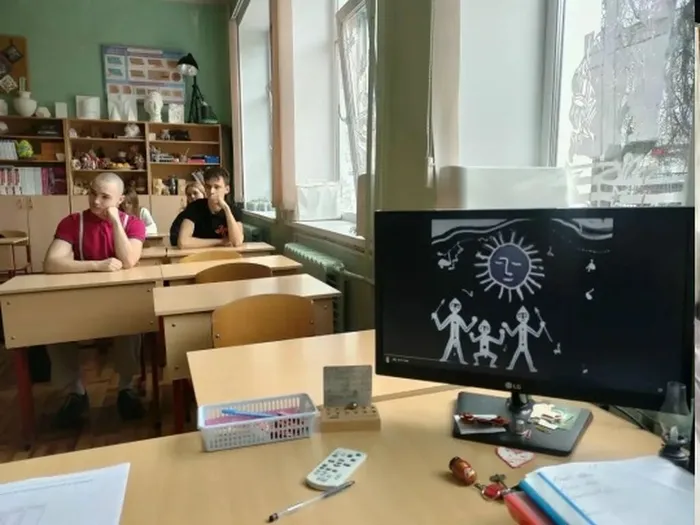 В МБОУ "СОШ №7" были проведены показы фильмов о коренных малочисленных народах нашей необъятной страны