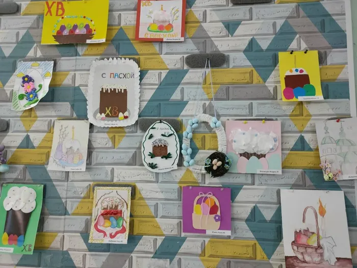 В&nbsp;преддверии светлого праздника Пасхи в МБОУ "СОШ №7" проходит выставка творческих работ учащихся