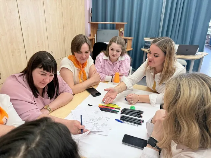 19 марта в модельной библиотеке ЦДСЧ прошла значимая проектная сессия: «Сохраняя традиции, формируем будущее: инструменты наставничества в воспитании будущих педагогов»