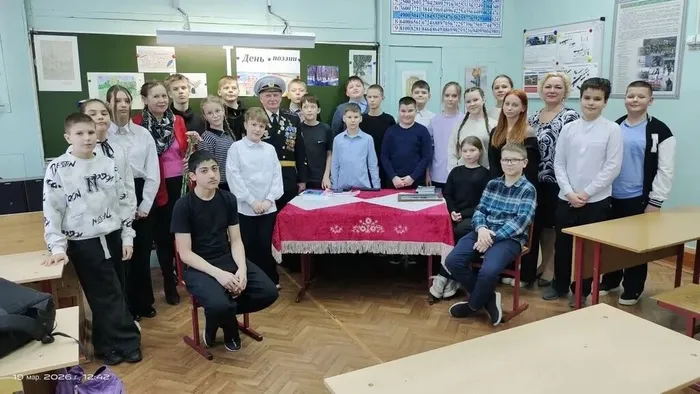 19.03.2026 в МБОУ "СОШ №7" прошла встреч вышневолоцких поэтов с учащимися школы