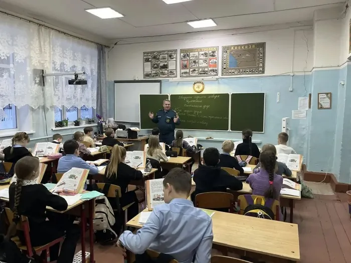 27.01.2026 года в&nbsp;МБОУ «СОШ №7» с учащимися школы проведены беседы на тему: «Безопасность на льду в зимний период»