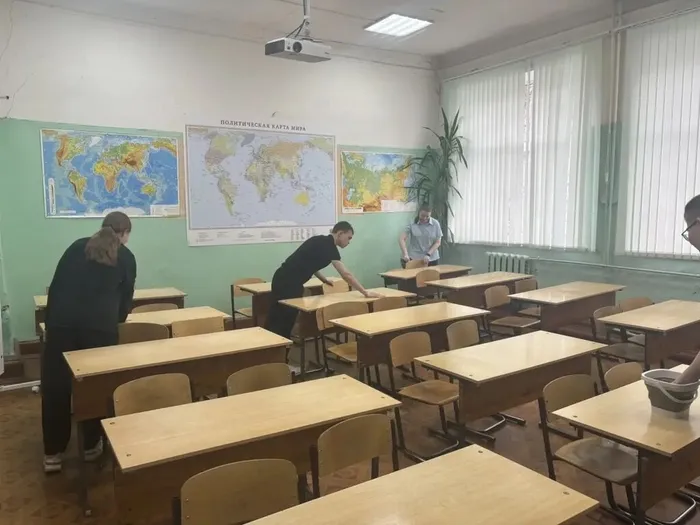 Трудовой десант: школа сияет к 1 Мая!