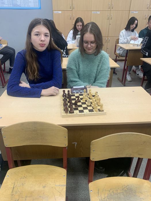 В МБОУ "СОШ №7" проходят занятия по дисциплине "Шахматы"