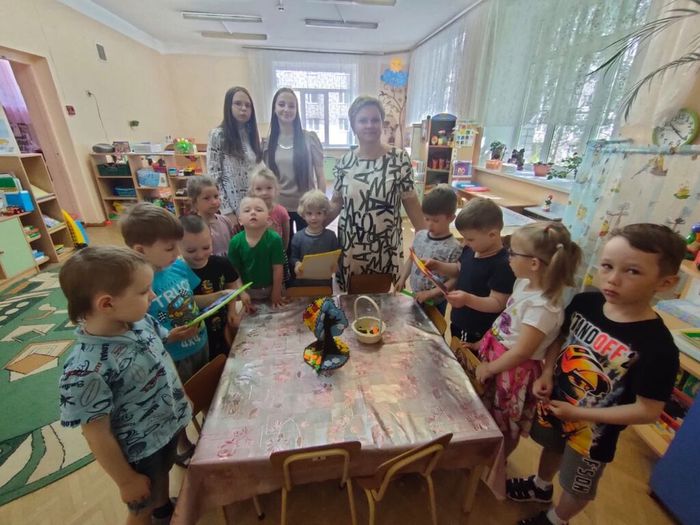 Ученицы 8 класса МБОУ "СОШ №7" посетили МБДОУ "Детский сад №27"